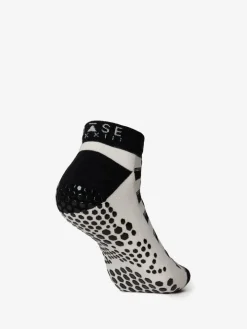 New YOGAMA02 Base 33 Low Rise Grip Socks - Checkers