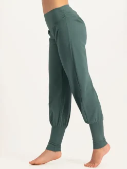Clearance URBANG01 Urban Goddess Dakini Yoga Pants - Forest
