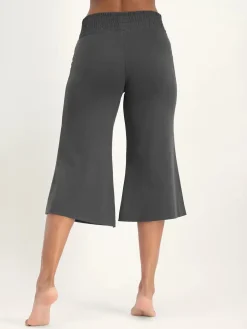URBANG01 Urban Goddess Flow Capri Yoga Pants - Ash