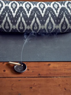 Hot WORLDL01 Worldly Aromas Palo Santo - 5 Sticks